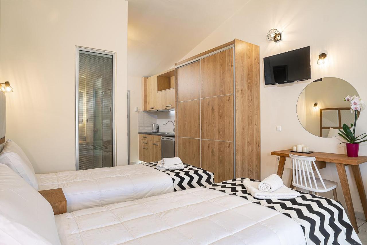 Sunrise Rent Rooms Ammoudi Exterior foto