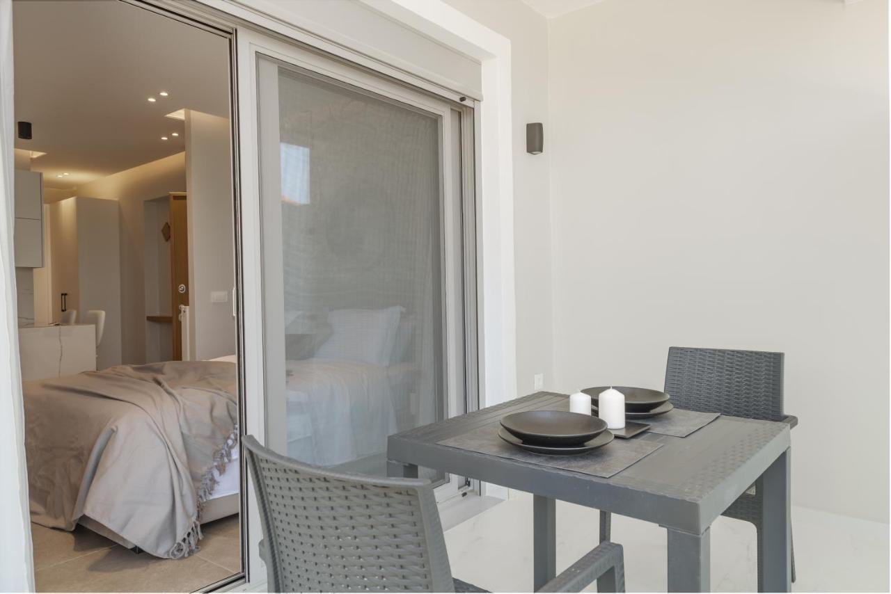 Sunrise Rent Rooms Ammoudi Exterior foto